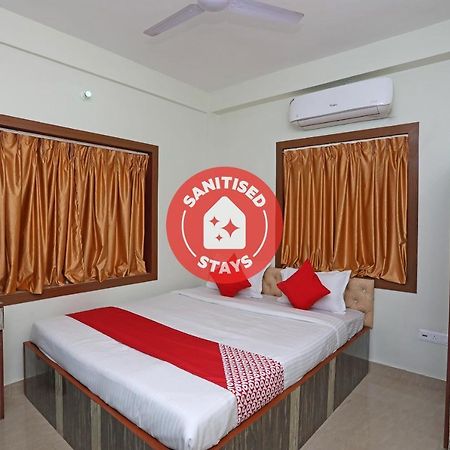OYO 17187 Urban Casa Hotel Kalkutta Kültér fotó
