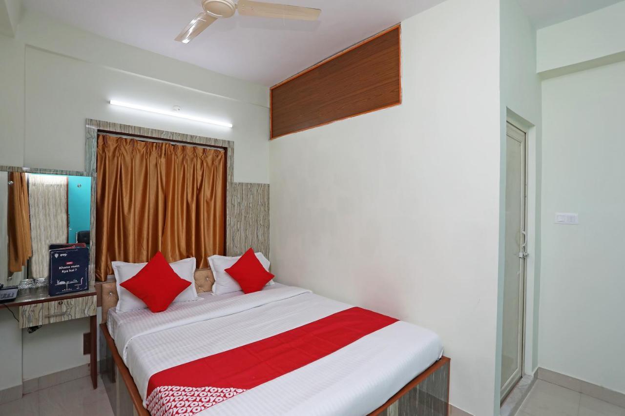 OYO 17187 Urban Casa Hotel Kalkutta Kültér fotó