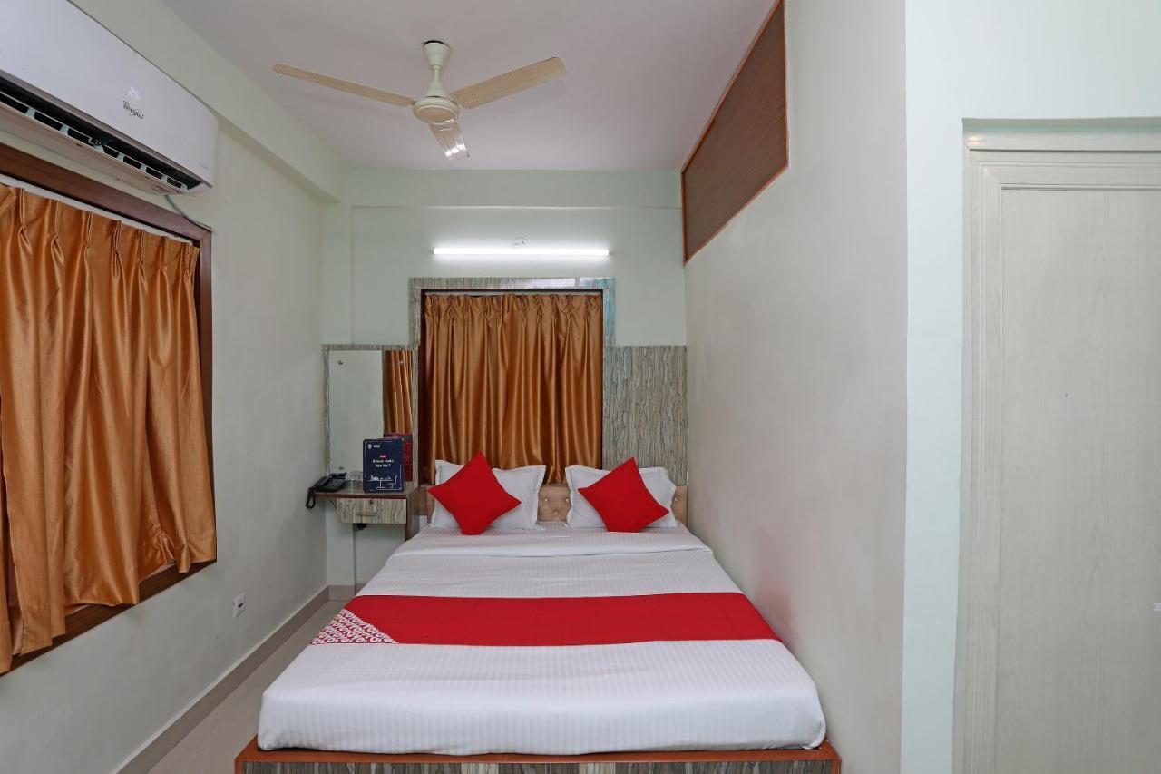 OYO 17187 Urban Casa Hotel Kalkutta Kültér fotó