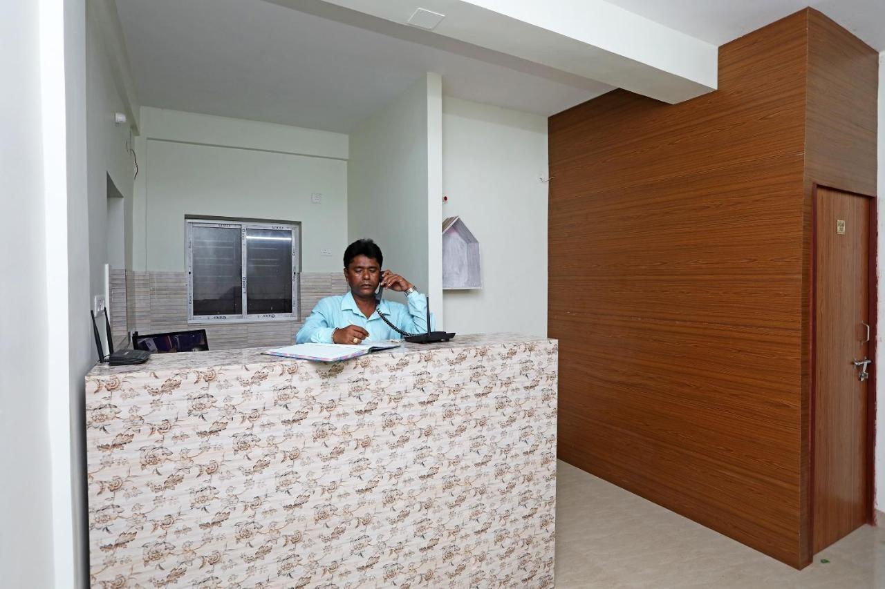 OYO 17187 Urban Casa Hotel Kalkutta Kültér fotó